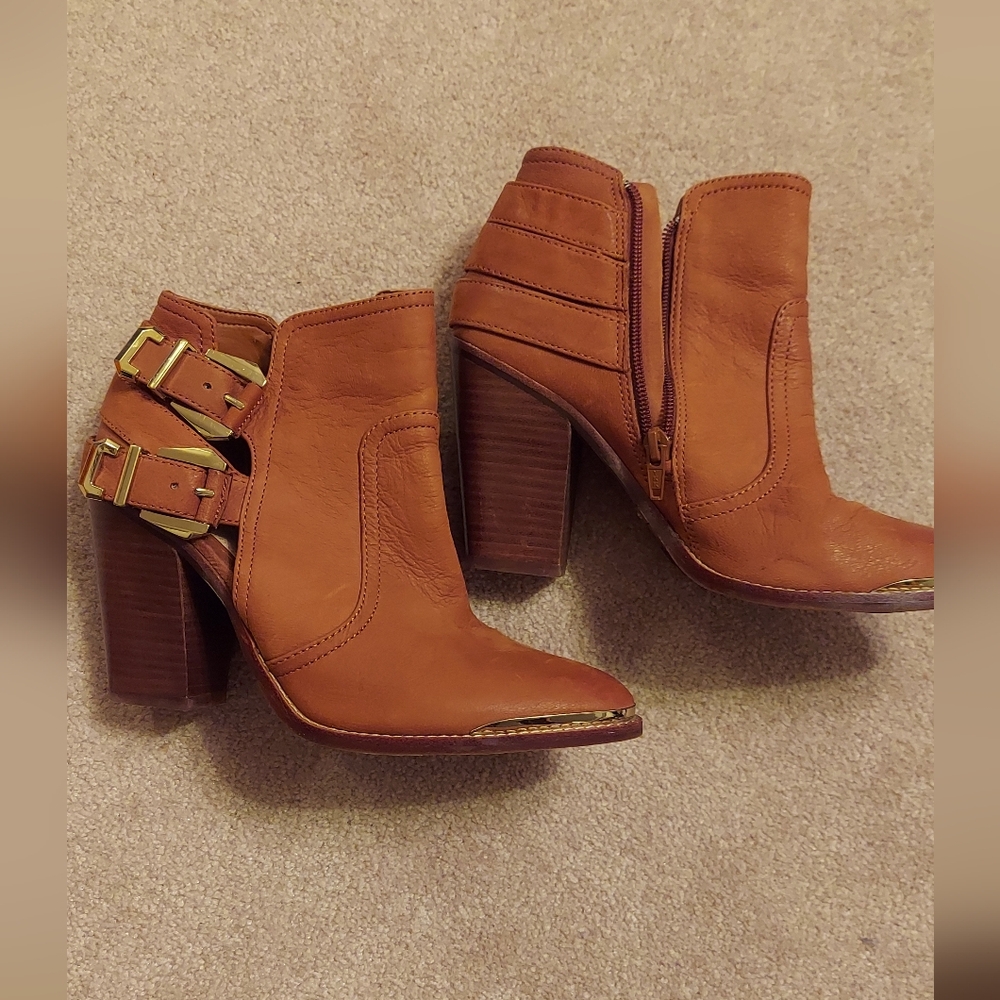 Camel brown heeled booties